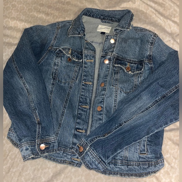 Jean jacket - Picture 1 of 2